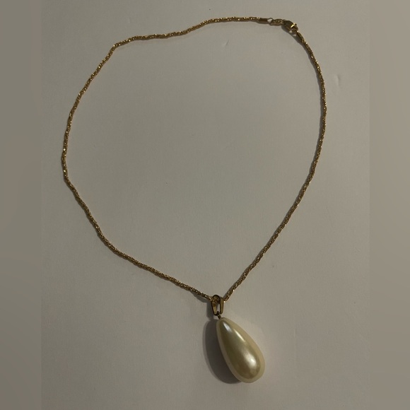 FASHION JEWELRY NECKLACE WITH TEAR DROP PEARL PENDANT STAINLESS STEEL GOLD COLOR - Picture 4 of 5